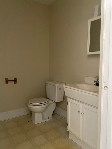 More Photos Of 517 Owen Dr, Fayetteville Office For Sale