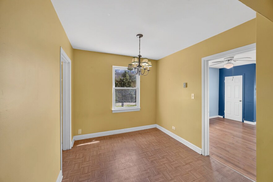 More Photos Of 14329 Beacon Ave, Orland Park General Retail For Sale