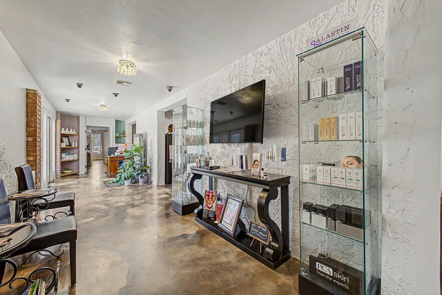 More Photos Of 7506 E Monterey Way, Scottsdale Office For Sale
