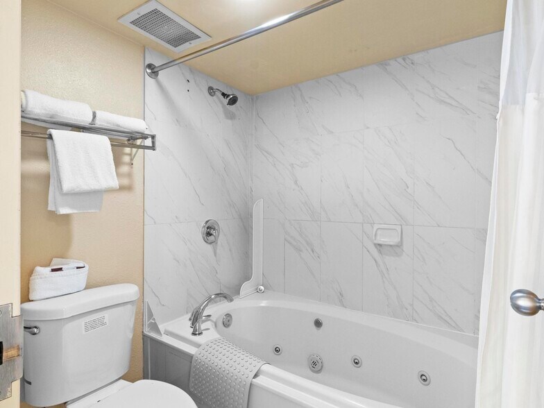 More Photos Of 850 S Bluff St, Saint George Hotel For Sale