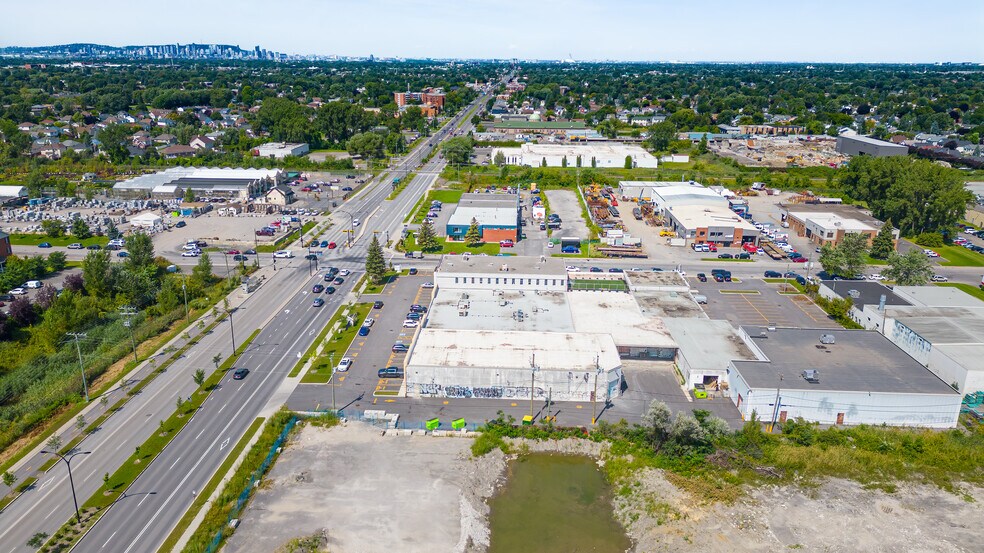 More Photos Of 6450 Grande Allée, Saint-hubert General Retail For Lease