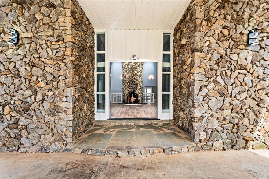 More Photos Of 7621 River Rd, Fredericksburg Specialty For Sale