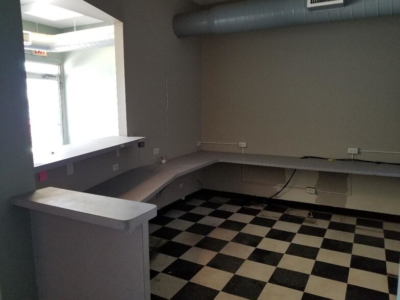 More Photos Of 5907 W 35th St, Cicero Restaurant For Lease