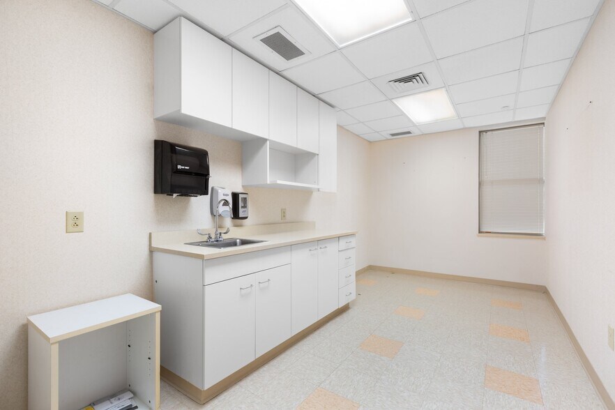 More Photos Of 15394 Kings Hwy, Montross Medical For Sale