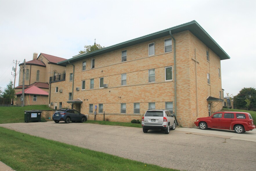 Primary Photo Of 209 2nd Ave SW, Waukon Apartments For Sale