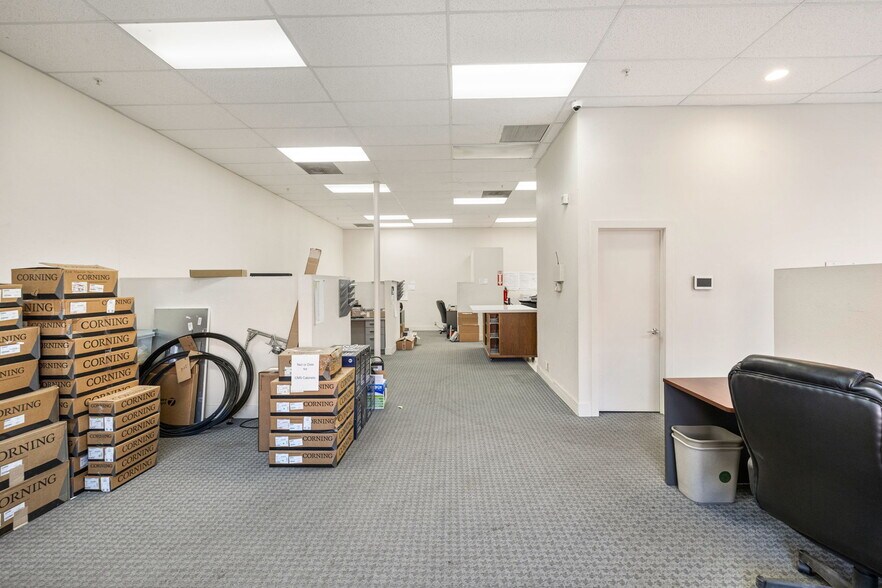 More Photos Of 75090 St. Charles Pl, Palm Desert Warehouse For Lease