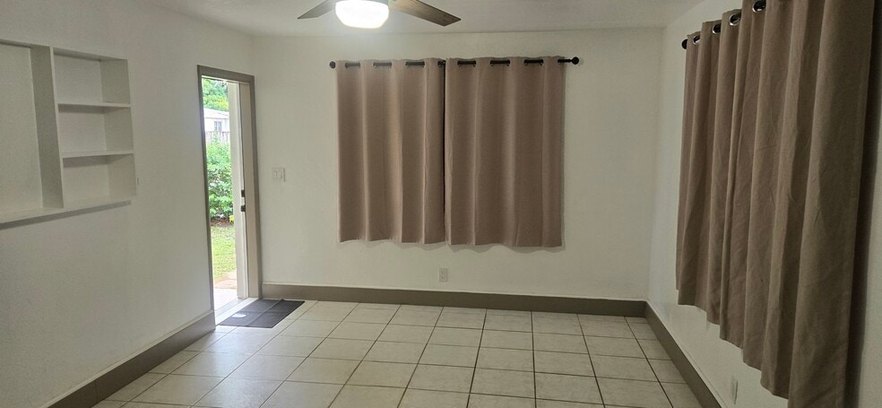 More Photos Of 1933 Dewey St, Hollywood Apartments For Sale