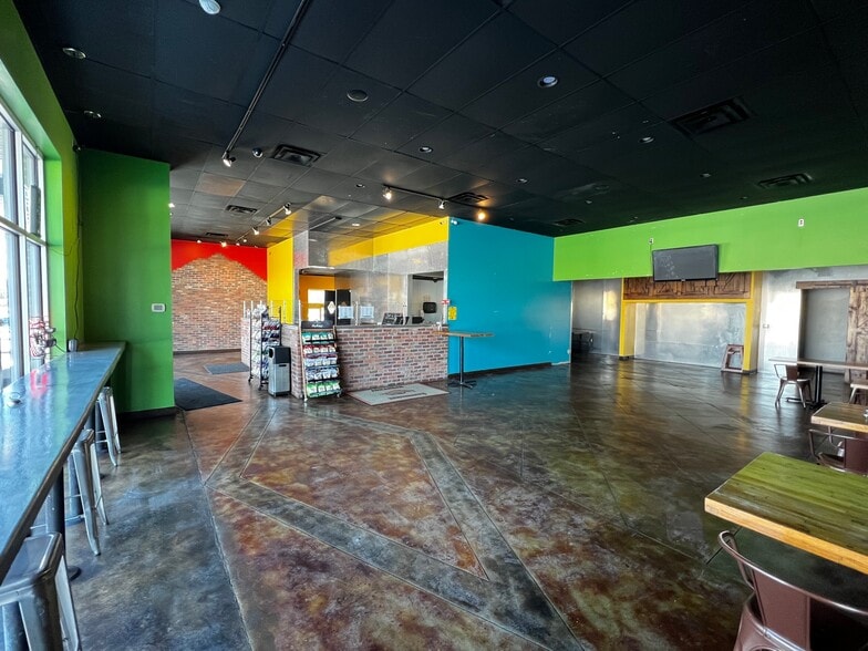 More Photos Of 1641 W 15th St, Fayetteville Freestanding For Lease