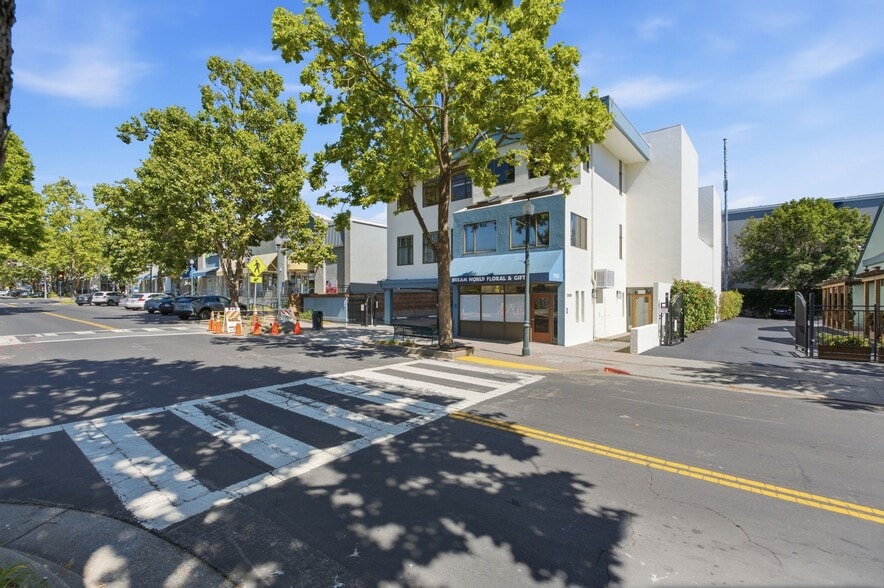 More Photos Of 6500 Fairmount Ave, El Cerrito Storefront Retail Office For Sale