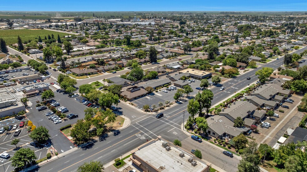 More Photos Of 1215-1239 Rose Ave, Selma Medical For Lease