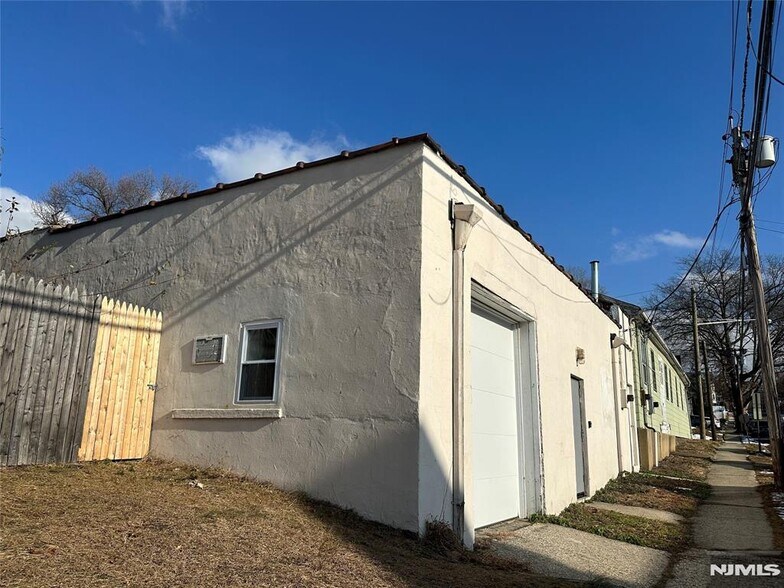 More Photos Of 30 Paulison Ave, Ridgefield Park Warehouse For Lease