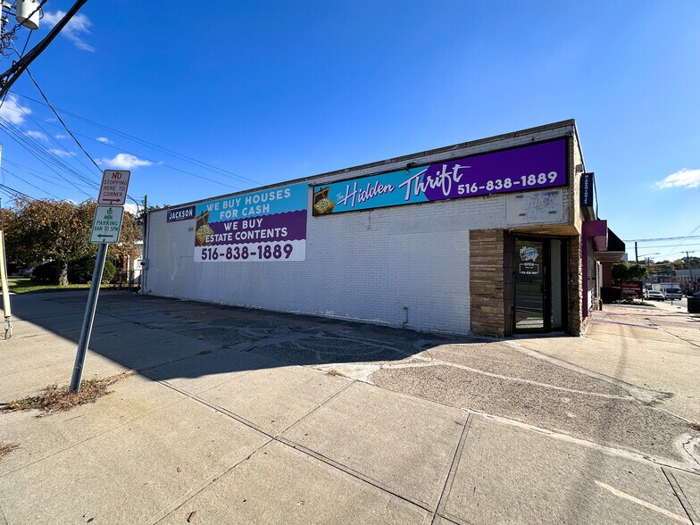 More Photos Of 751-753 Merrick Rd, Baldwin Storefront Retail Office For Lease
