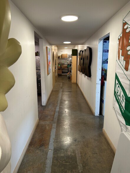 More Photos Of 3571 Hayden Ave, Culver City Warehouse For Lease