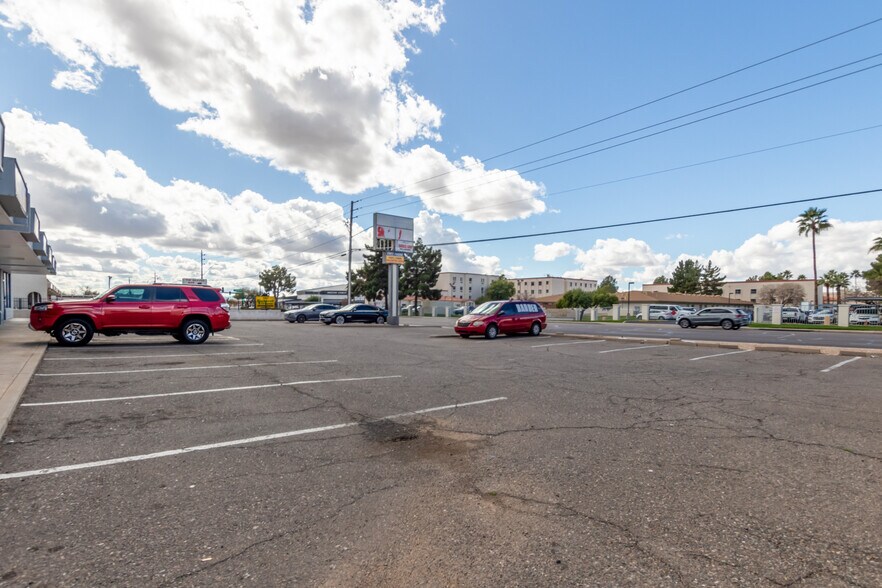 More Photos Of 11829-11841 N 19th Ave, Phoenix Storefront For Sale