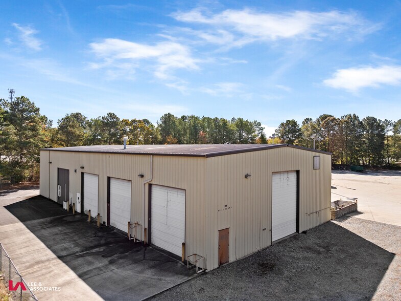 More Photos Of 774 McFarland Pky, Alpharetta Warehouse For Lease