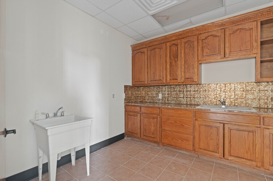 More Photos Of 3605 Interstate 30, Mesquite Medical For Lease