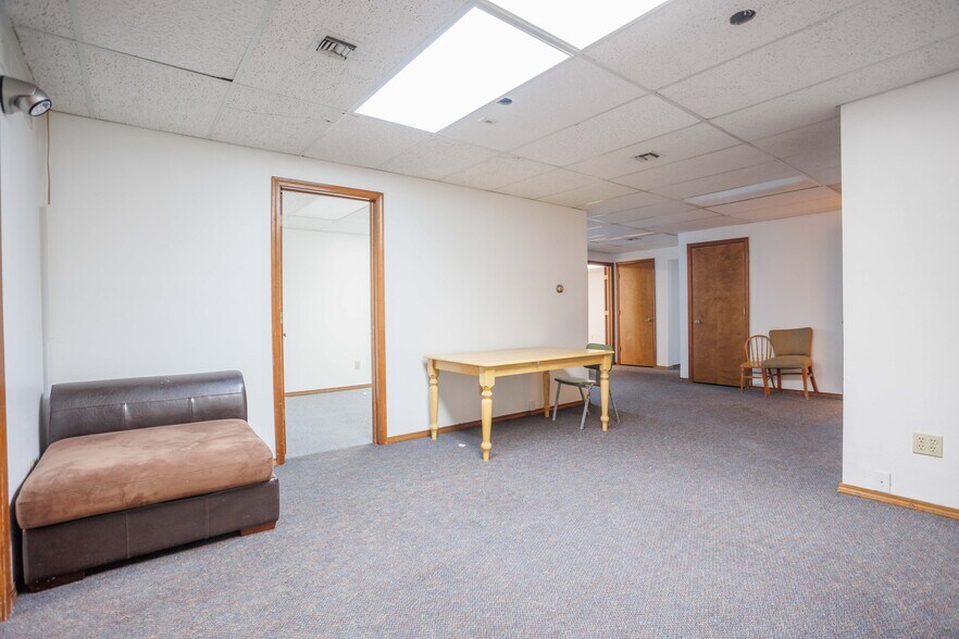 More Photos Of 100 N Fruitland St, Kennewick Office For Lease