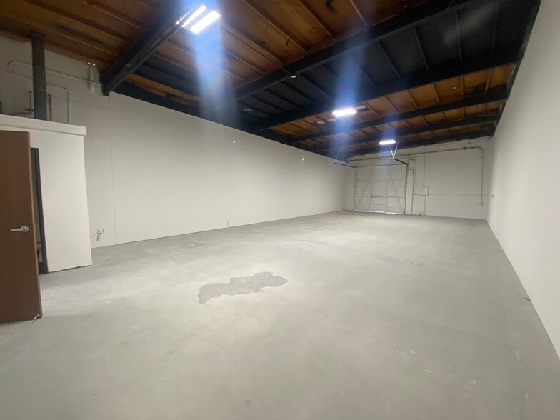 More Photos Of 2001 3rd St, Riverside Warehouse For Lease