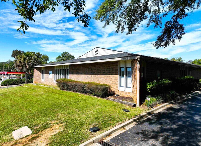 More Photos Of 454 Berryhill Rd, Columbia Medical For Sale