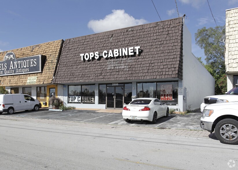 Primary Photo Of 2500 SW 30th Ave, Hallandale Showroom For Lease