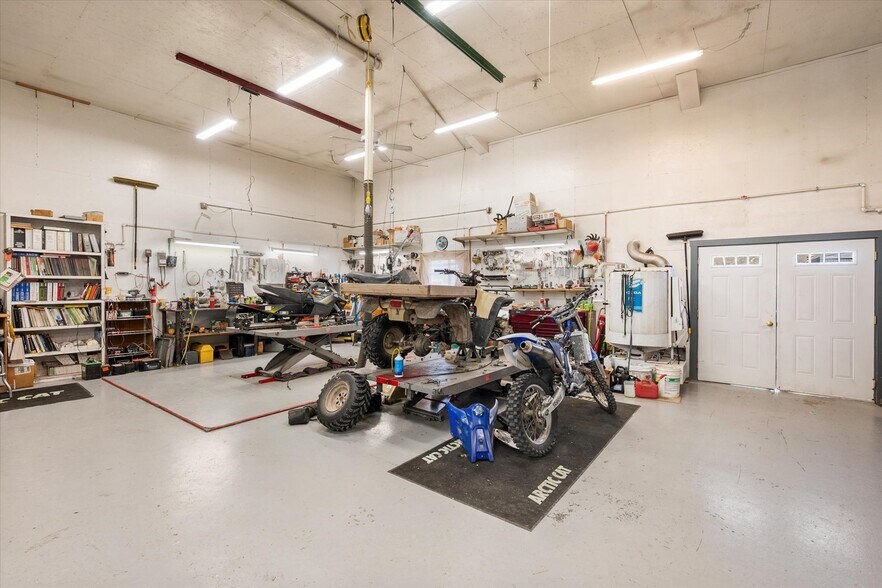 More Photos Of 5 Demick Ln, Salmon Auto Repair For Sale