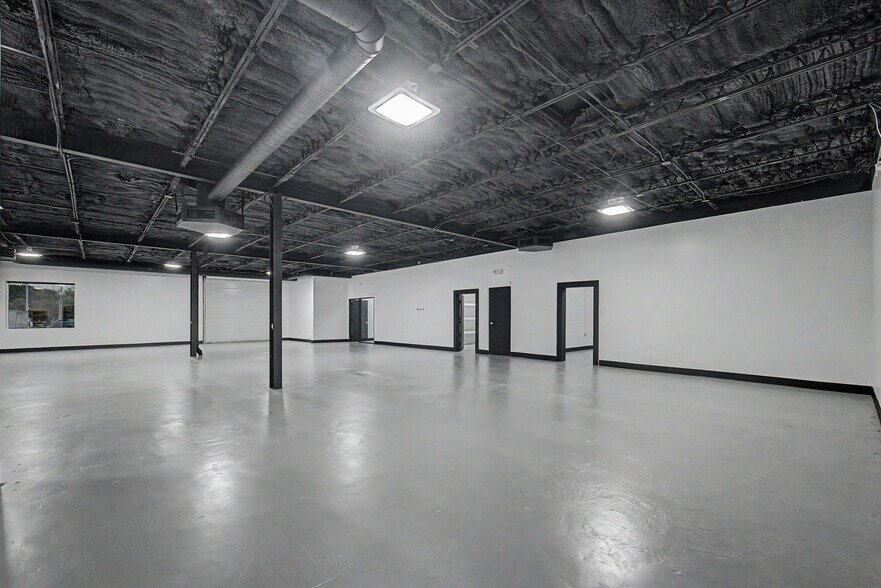 More Photos Of 6115 Skyline Dr, Houston Warehouse For Lease