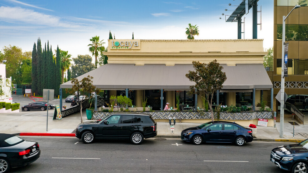 Primary Photo Of 8720 W Sunset Blvd, West Hollywood Restaurant For Lease