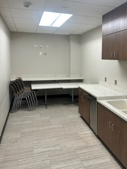 More Photos Of 2741 NE McBaine Dr, Lee's Summit Medical For Lease