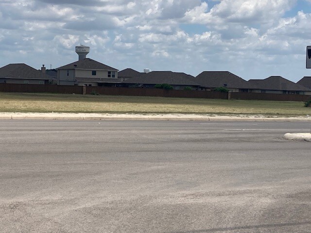 More Photos Of 711 W Klein Rd, New Braunfels General Retail For Lease