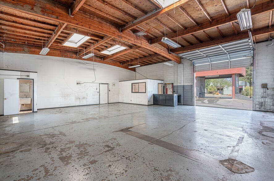 More Photos Of 1841 Piner Rd, Santa Rosa Flex For Lease
