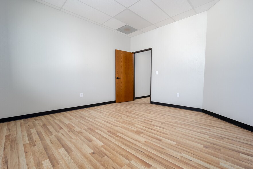 More Photos Of 304 145th pl, Edmond Industrial For Sale