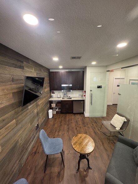 More Photos Of 9633 W Broward Blvd, Plantation Medical For Sale