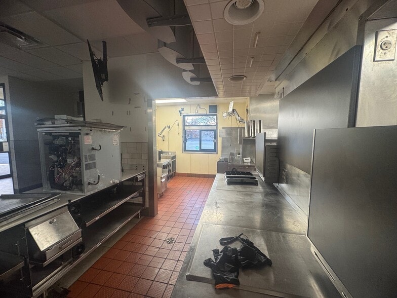 More Photos Of 3220 N Anthony Blvd, Fort Wayne Fast Food For Lease