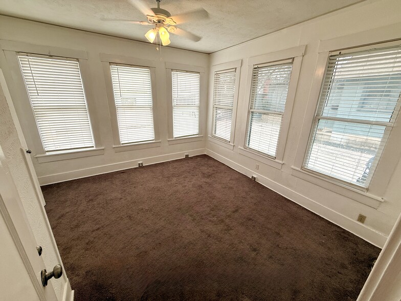 More Photos Of 108 W 38th St, Austin Loft Creative Space For Lease