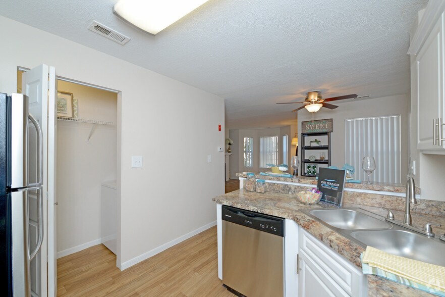 More Photos Of 100 Elena St, Cranston Apartments For Sale