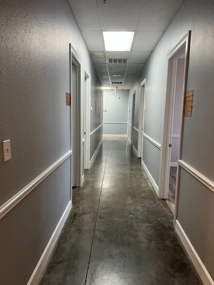 More Photos Of 4500-4506 Highway 6, Sugar Land Freestanding For Lease