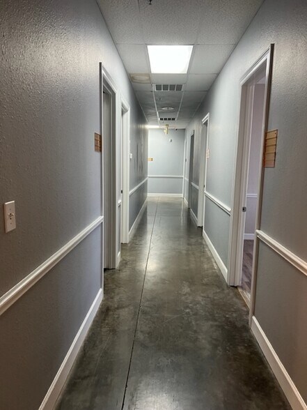 More Photos Of 4500-4506 Highway 6, Sugar Land Freestanding For Lease