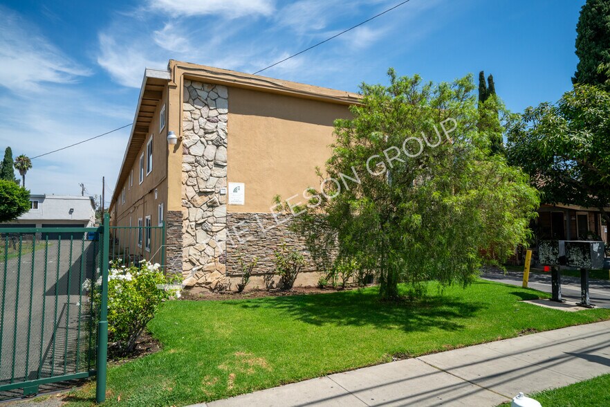 More Photos Of 1003 W Bishop St, Santa Ana Apartments For Sale