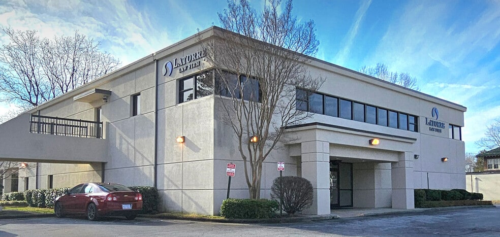 Primary Photo Of 720 Summit Ave, Greensboro Office For Lease