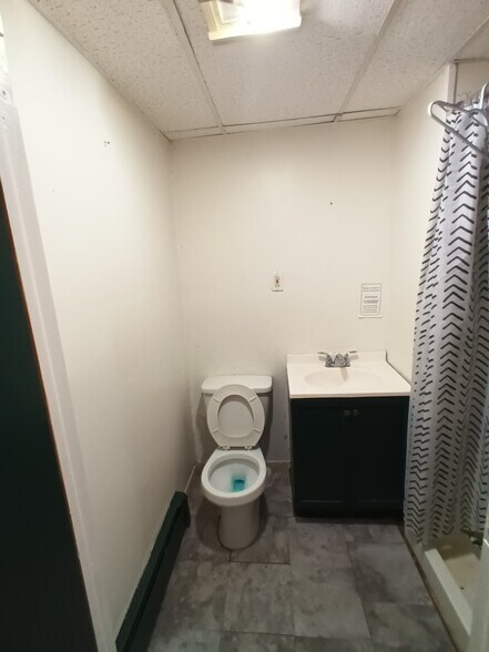 More Photos Of 2051-2055 Springfield Ave, Vauxhall General Retail For Lease