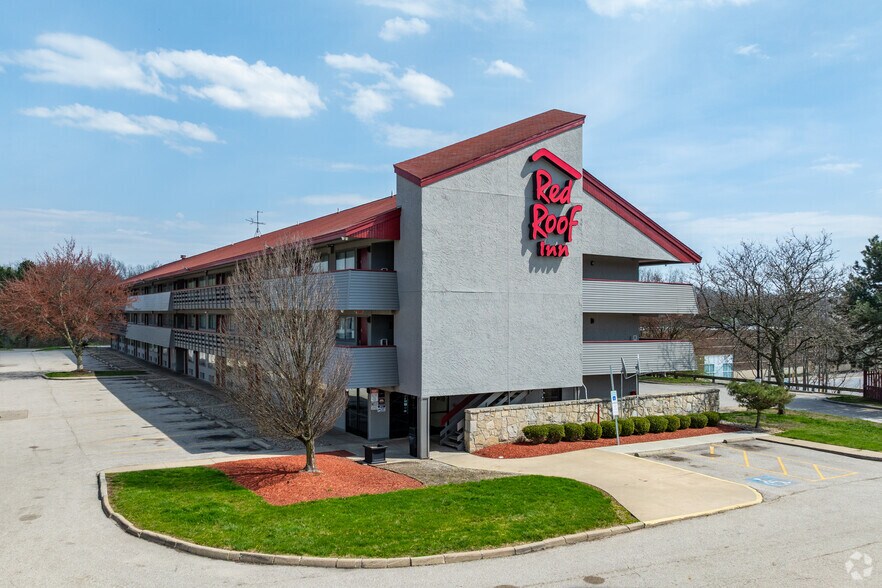 Primary Photo Of 2939 S Arlington Rd, Akron Hotel For Sale