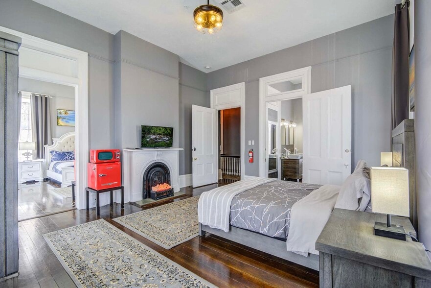 More Photos Of 1502 Market St, Galveston Hospitality For Sale