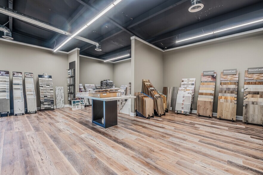 More Photos Of 1003 S Redmond Rd, Jacksonville Freestanding For Sale