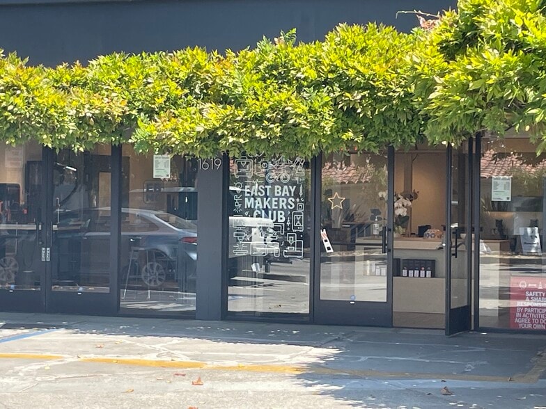 More Photos Of 1619-1623 San Pablo Ave, Berkeley Freestanding For Lease