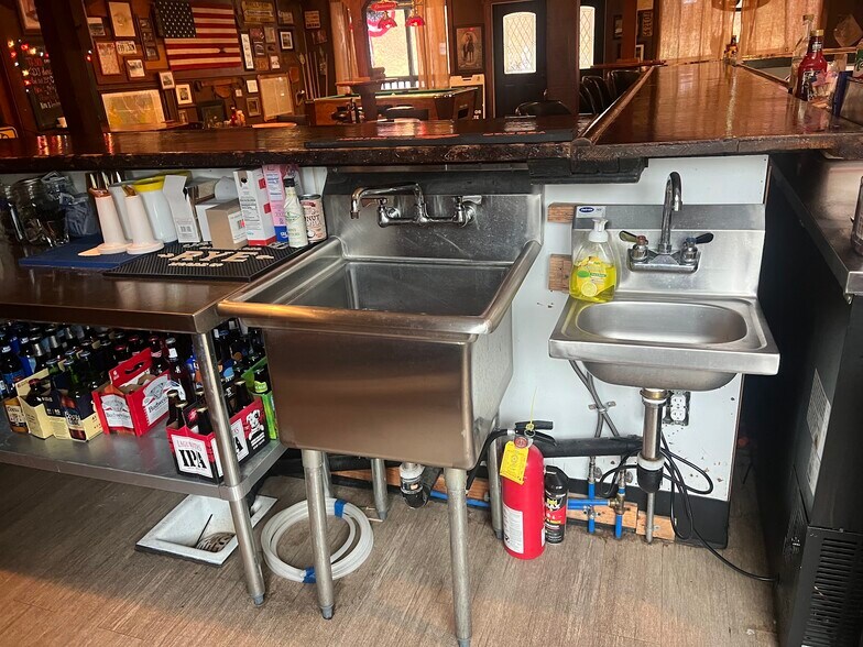 More Photos Of 125 Deadwood Rd, Lewiston Restaurant For Sale