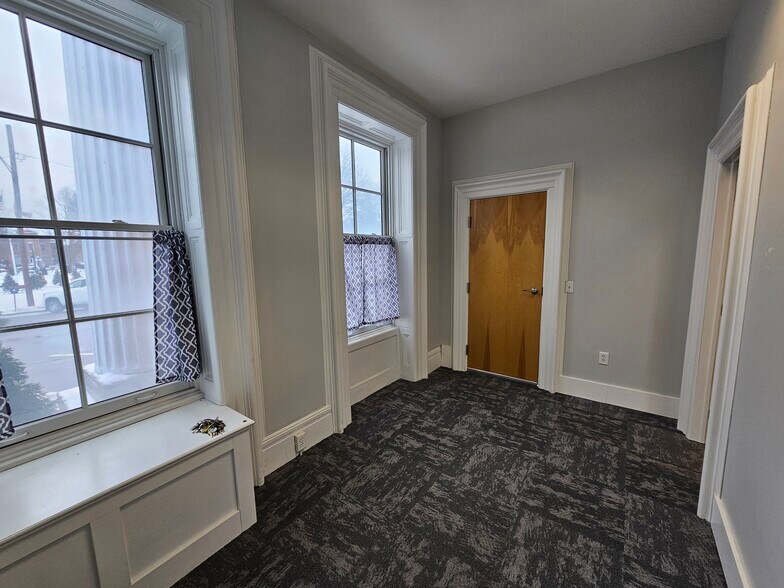 More Photos Of 10 W Pulteney Sq, Bath Office For Lease