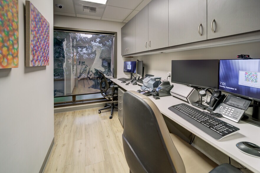 More Photos Of 2650 21st St, Sacramento Medical For Lease