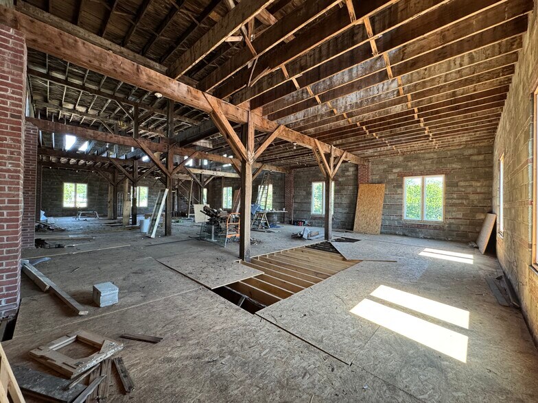 More Photos Of 123 Water St, Horse Cave Storefront Retail Residential For Sale