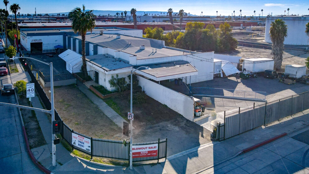 More Photos Of 13501 S Main St, Los Angeles Warehouse For Lease