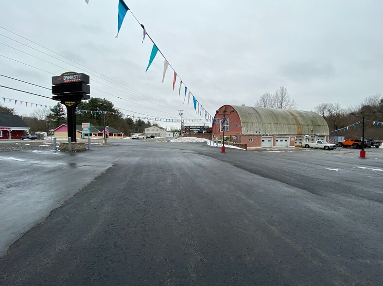 More Photos Of 29 Bridge St, Pelham Auto Dealership For Lease